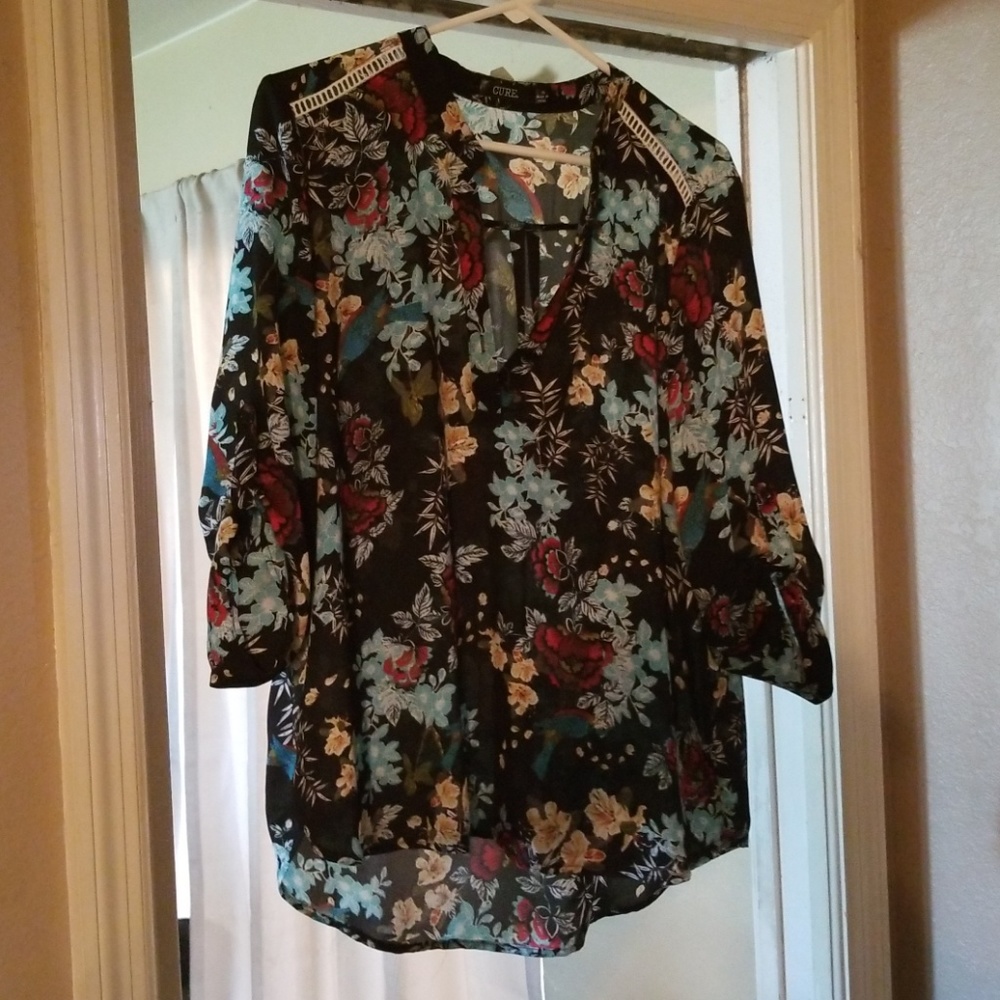 XL floral sheer shirt.